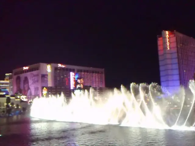 Gathering Water from Atmosphere's Mist: Extracting H2O from the Air